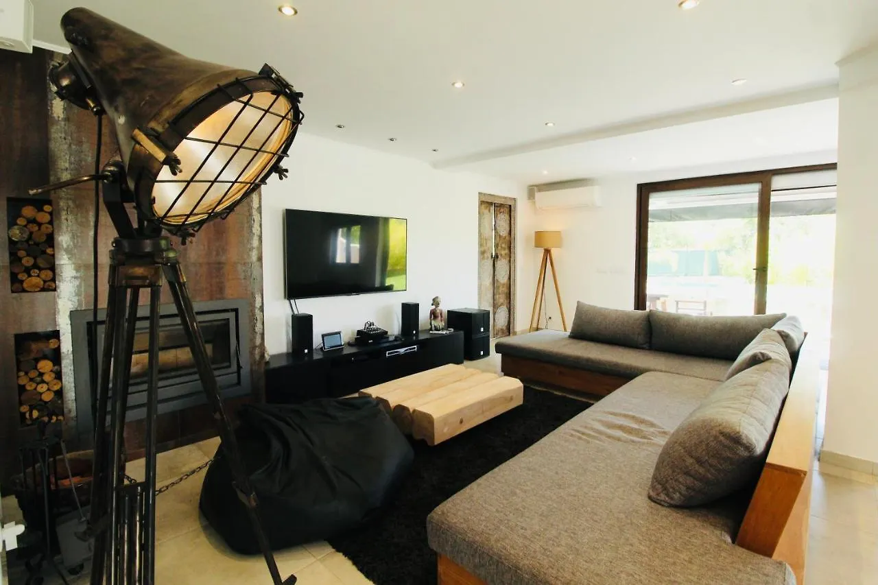 Beautiful Algarve Pool Villa Bali 15Min To Beach Mexilhoeira Grande 0*,  Portugal