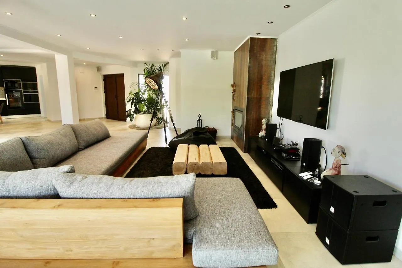 Beautiful Algarve Pool Villa Bali 15Min To Beach Mexilhoeira Grande