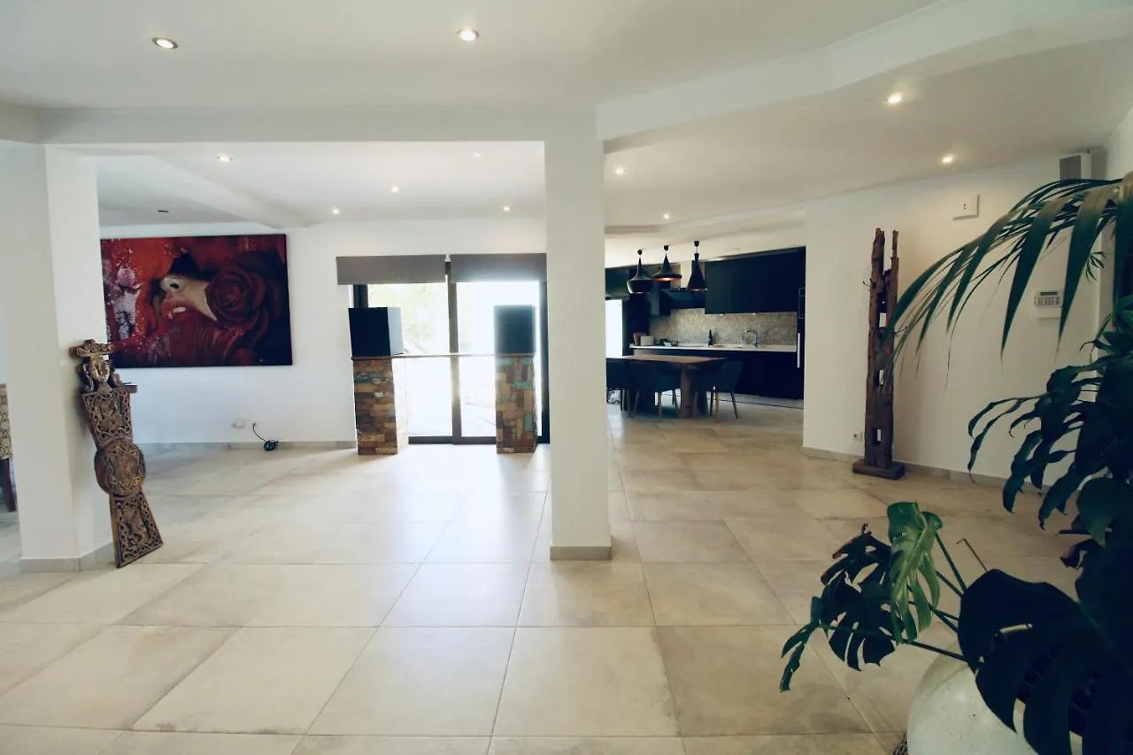 Beautiful Algarve Pool Villa Bali 15Min To Beach Mexilhoeira Grande